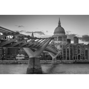 Lais Puzzle - St. Paul's Cathedral mit Millennium Bridge bei Sonnenuntergang - London, UK in schwarz weiß - 2.000 Teile