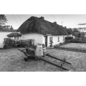 Lais Puzzle - Dorf mit traditionellen Cottage-Häusern in Adare, Irland in schwarz weiß - 2.000 Teile