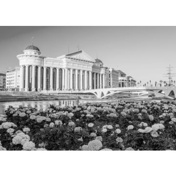 Lais Puzzle - Archäologisches Museum von Mazedonien und Brücke der Zivilisationen im Zentrum von Skopje in schwarz weiß - 500, 1.000 & 2.000 Teile