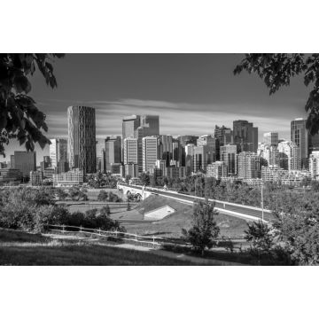 Lais Puzzle - Die Skyline von Calgary an einem schönen sonnigen Tag in schwarz weiß - 2.000 Teile