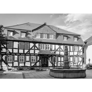 Lais Puzzle - Fachwerkhaus. Grunberg, Hessen, Deutschland in schwarz weiß - 500, 1.000 & 2.000 Teile
