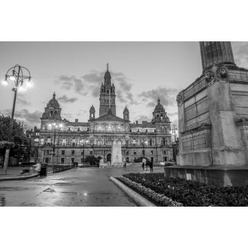 Lais Puzzle - City Chambers am George Square in Glasgow, Schottland, bei Nacht in schwarz weiß - 2.000 Teile
