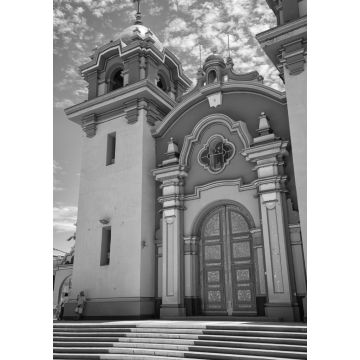 Lais Puzzle - Kirche im Zentrum der tropischen Stadt Tumbes Peru in schwarz weiß - 1.000 Teile