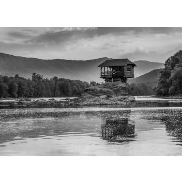 Lais Puzzle - Einsames Haus am Fluss Drina in Bajina Basta, Serbien in schwarz weiß - 500, 1.000 & 2.000 Teile