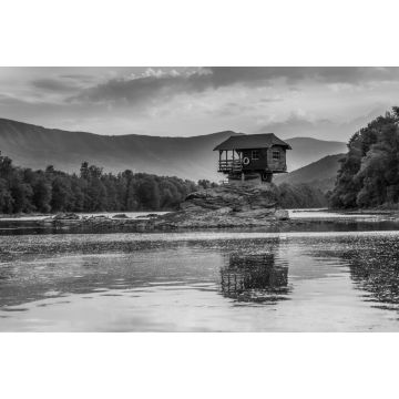 Lais Puzzle - Einsames Haus am Fluss Drina in Bajina Basta, Serbien in schwarz weiß - 2.000 Teile