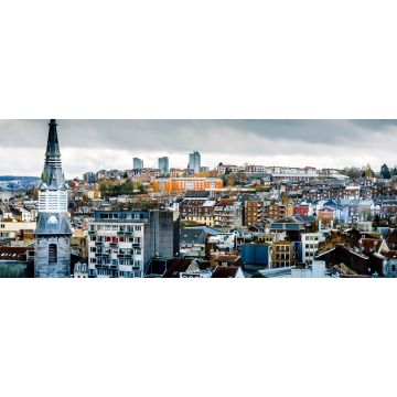 Lais Puzzle - Turm der Kirche "Notre-Dame des Récollets" und Stadtbild von Verviers mit einem dramatischen Himmel, Panorama - 2.000 Teile
