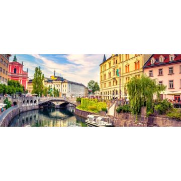 Lais Puzzle - Blick auf das Stadtbild am Flusskanal Ljubljanica in der Altstadt von Ljubljana. Ljubljana ist die Hauptstadt Sloweniens und ein bekanntes europäisches Touristenziel, Panorama - 2.000 Teile