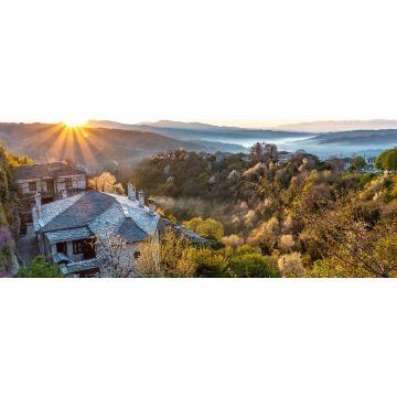 Lais Puzzle - Sonnenaufgang über dem malerischen Dorf Vitsa in der Region Zagori, Nordgriechenland, Panorama - 2.000 Teile