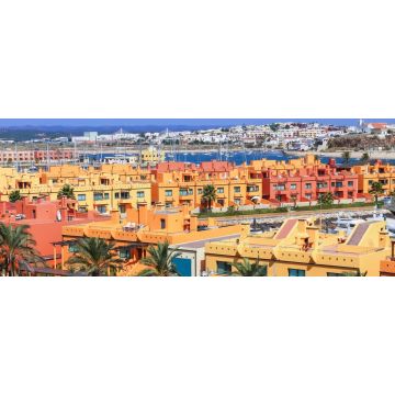 Lais Puzzle - Portimao in Portugal. Moderne Gebäude, die den Jachthafen umgeben, Panorama - 2.000 Teile