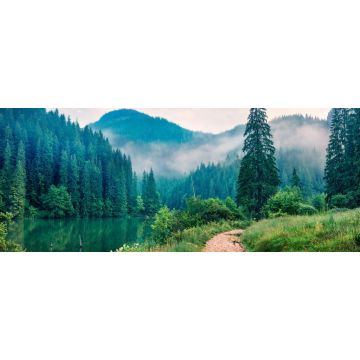 Lais Puzzle - Neblige Morgenszene des Lacu Rosu Sees. Foggy Sommer Sonnenaufgang in Harghita County, Rumänien, Europa. Schönheit der Natur Konzept Hintergrund, Panorama - 2.000 Teile