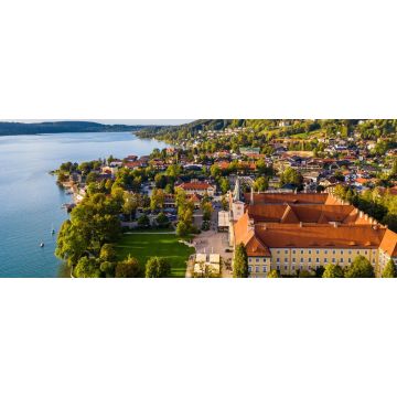 Lais Puzzle - Tegernsee, Deutschland. Der Tegernsee in Rottach-Egern (Bayern), Deutschland, nahe der österreichischen Grenze. Luftaufnahme des Tegernsees in den bayerischen Alpen. Bad Wiessee. Tegernsee in Bayern, Panorama - 2.000 Teile