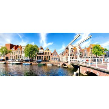Lais Puzzle - Historische Altstadt von Alkmaar, Nordholland, mit typischen Grachtenhäusern und Zugbrücke, Panorama - 2.000 Teile