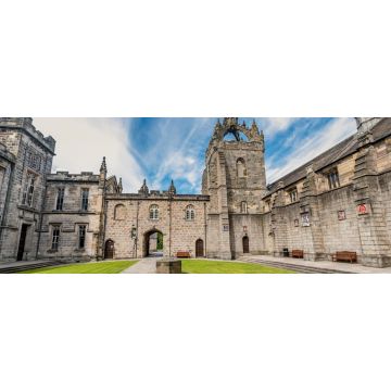 Lais Puzzle - Aberdeen University King's College Gebäude. Dies ist die älteste Universität in Aberdeen, Panorama - 2.000 Teile