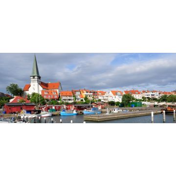 Lais Puzzle - Jachthafen und weiße Kirche in Ronne, Bornholm, Dänemark, Panorama - 2.000 Teile