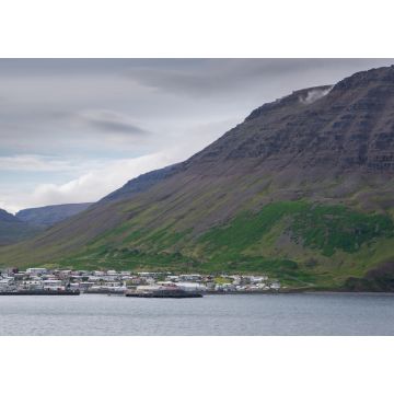 Lais Puzzle - Das kleine Fischerdorf Bolungarvík in der Region Westfjorde, Nordwestisland - 1.000 Teile