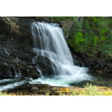 Lais Puzzle - Langzeitbelichtung des Baggfossen Wasserfalls alias Kebbelvfossen am Leirfjord in Norwegen an einem sonnigen Sommertag - 1.000 Teile