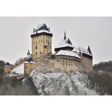 Lais Puzzle - Schloss Karlstejn im Winter, mit Schnee bedeckt und einem kalten weißen Himmel im Hintergrund, Bezirk Beroun, Mittelböhmen, Tschechische Republik - 1.000 Teile