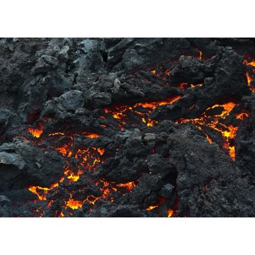 Lais Puzzle - Nahaufnahme von abkühlendem Lavagestein mit orangefarbenem Schimmer nach dem Ausbruch eines Vulkans im Geldingadalir-Tal in der Nähe des Berges Fagradalsfjall, Grindavík, Halbinsel Reykjanes, Südwestisland - 1.000 Teile