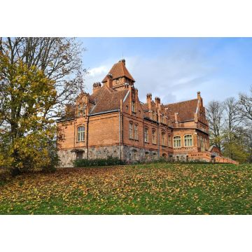 Lais Puzzle - Schöne alte lettische Burg Jaunmoku zwischen Bäumen mit vergilbten Blättern - 1.000 Teile