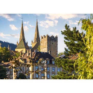 Lais Puzzle - Abendlicher Blick vom See auf Kollegiatskirche und Gefängnisturm in Neuchatel - 1.000 Teile