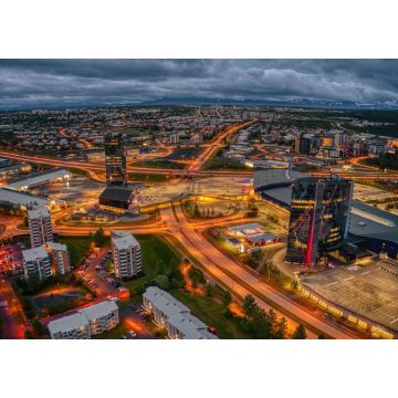 Lais Puzzle - Geschäftsviertel Kópavogur bei Nacht im Sommer - 1.000 Teile