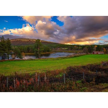 Lais Puzzle - Sonnenuntergang über einer Holzhütte und dem Fluss Glomma in der Region Innlandet, Norwegen - 1.000 Teile