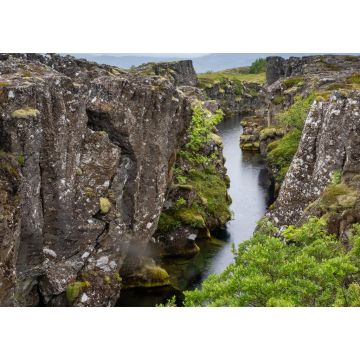 Lais Puzzle - Beeindruckende Aussicht auf die Silfra, einen Graben, der durch den Mittelatlantischen Rücken beim Auseinanderdriften der nordamerikanischen und eurasischen tektonischen Platten entstanden ist. Thingvellir-Nationalpark, Island - 1.000 Teile