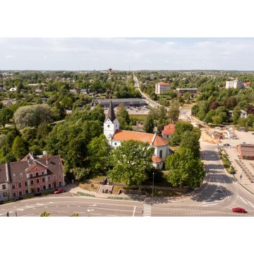 Lais Puzzle - Luftaufnahme des Stadtzentrums und der evangelischen Kirche von Saldus. Saldus, Lettland - 1.000 Teile