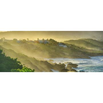 Lais Puzzle - Gischt trifft auf das Land, nachdem starke Wellen auf den Felsen platschen, Sonnenuntergang am Ragged Point in Ost-Barbados - 2.000 Teile