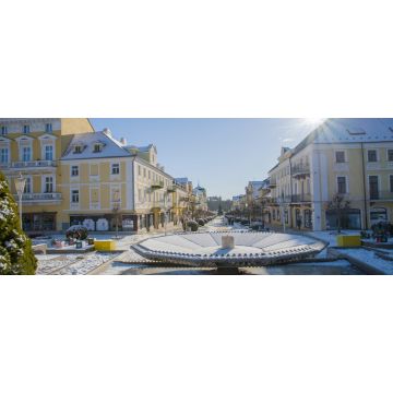 Lais Puzzle - Schneewinter im Zentrum des kleinen Kurortes Frantiskovy Lazne (Franzensbad) in der Nähe der historischen Stadt Cheb - Tschechische Republik (Region Karlovy Vary) - 2.000 Teile