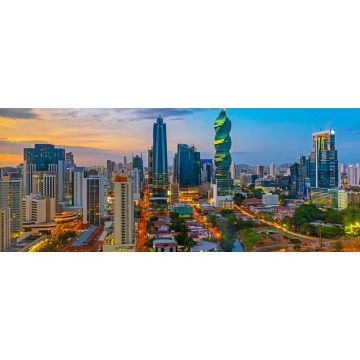 Lais Puzzle - Die farbenfrohe Panorama-Skyline von Panama-Stadt bei Sonnenuntergang mit hoch aufragenden Wolkenkratzern, Panama, Mittelamerika - 2.000 Teile