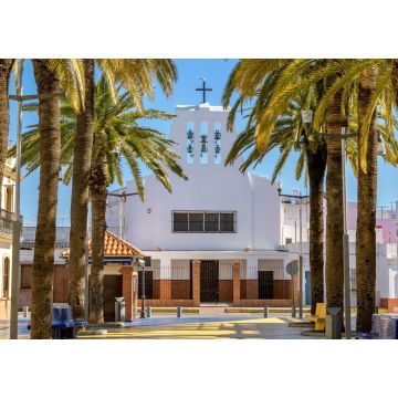Lais Puzzle - Blick auf die Kirche Jesus del Gran Poder und den Paseo de las Palmeras in Isla Cristina, Andalusien, Spanien - 1.000 Teile