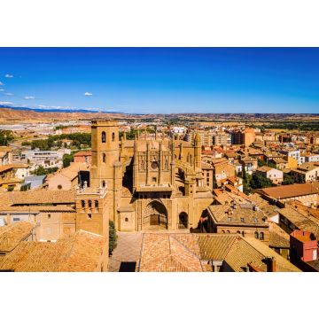 Lais Puzzle - Luftsicht auf Huesca, eine hügelige mittelalterliche Altstadt in Spanien, überragt von der gothischen Huesca-Kathedrale - 1.000 Teile