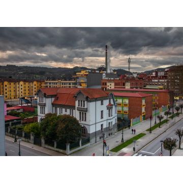 Lais Puzzle - Aussicht auf Langreo und den Kamin des Lada Thermalkraftwerks. Asturien - 1.000 Teile