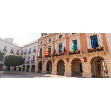 Lais Puzzle - Rathausplatz in der Stadt Almeria, Andalusien. Spanien - 2.000 Teile