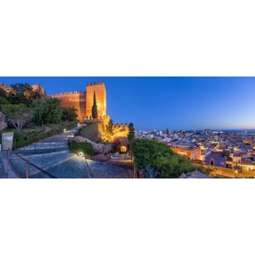 Lais Puzzle - Panoramablick auf die Skyline der Stadt und die Mauern der Festung Alcazaba in Almeria, Andalusien, Spanien - 2.000 Teile