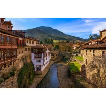 Lais Puzzle - Bergdorf der Potes, Kantabrien - 2.000 Teile