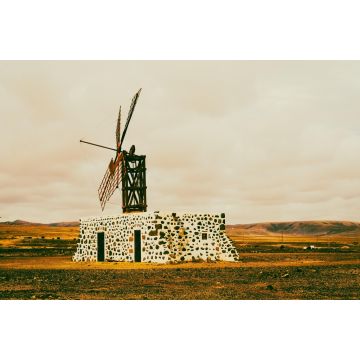 Lais Puzzle - Windmühle auf weißem Gebäude, Puerto Lajas, Fuerteventura - 2.000 Teile