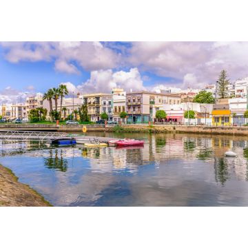 Lais Puzzle - Traditionelle weiße Architektur der Region entlang des Flussufers in Ayamonte, Provinz Huelva, Andalusien, Spanien - 2.000 Teile