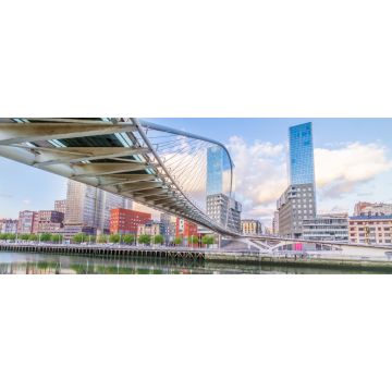 Lais Puzzle - Die Pedro-Arrupe-Fußgängerbrücke ist eine moderne Brücke über die Nervion-Brücke in Bilbao, Baskenland, Spanien - 2.000 Teile