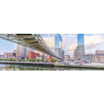 Lais Puzzle - Die Pedro-Arrupe-Fußgängerbrücke ist eine moderne Brücke über die Nervion-Brücke in Bilbao, Baskenland, Spanien - 1.000 Teile