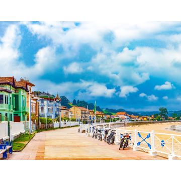 Lais Puzzle - Strandpromenade in Ribadesella, Asturien, Spanien. - 1.000 Teile