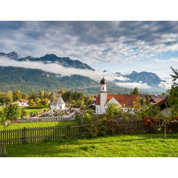 Lais Puzzle - Wallgau, Oberbayern, Dorf mit Kirche und Alpen im Morgennebel - 1.000 Teile