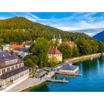 Lais Puzzle - Tegernsee, Deutschland. Der Tegernsee in Rottach-Egern (Bayern), Deutschland, nahe der österreichischen Grenze. Luftaufnahme des Tegernsees in den bayerischen Alpen. Bad Wiessee. Tegernsee in Bayern. - 1.000 Teile
