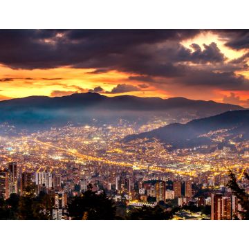 Lais Puzzle - Sonnenuntergang über Medellin, Kolumbien - 1.000 Teile
