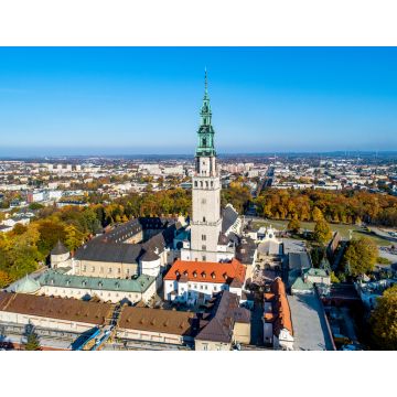 Lais Puzzle - Polen, Częstochowa. Das befestigte Kloster Jasna Góra und die Kirche auf dem Hügel. Berühmter historischer Ort und polnischer katholischer Wallfahrtsort mit der wundertätigen Ikone der Schwarzen Madonna. Luftaufnahme im Herbst - 1.000 Teile