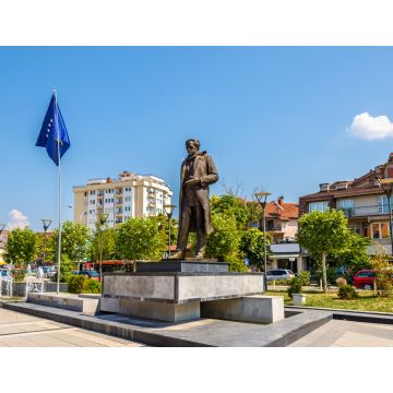 Lais Puzzle - Statue von Ibrahim Rugova in Pristina - Kosovo - 1.000 Teile