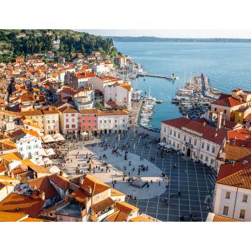 Lais Puzzle - Schöne Luftaufnahme der Stadt Piran mit dem Hauptplatz Tartini, alten Gebäuden mit roten Dächern und der Adria im Südwesten Sloweniens - 1.000 Teile