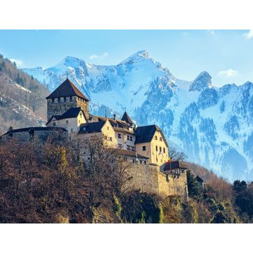 Lais Puzzle - Schloss Vaduz, Liechtenstein, mit schneebedeckten Alpenbergen im Hintergrund - 1.000 Teile