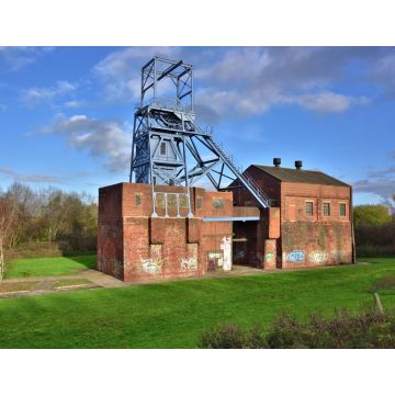 Lais Puzzle - Barnsley Main Pit Head & Winding Gear, jetzt ein Grade II Listed Monument, England - 1.000 Teile
